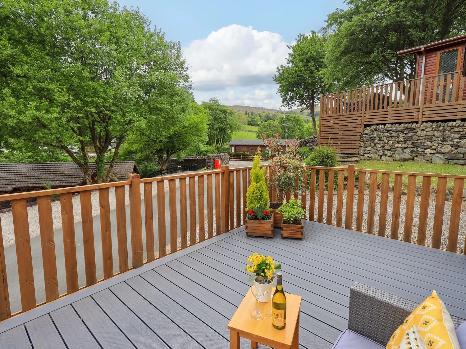 Hollytree Lodge decking